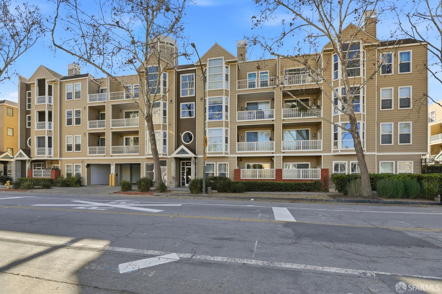 Detail Gallery Image 2 of 31 For 415 N 2nd St #344,  San Jose,  CA 95112 - 3 Beds | 3 Baths
