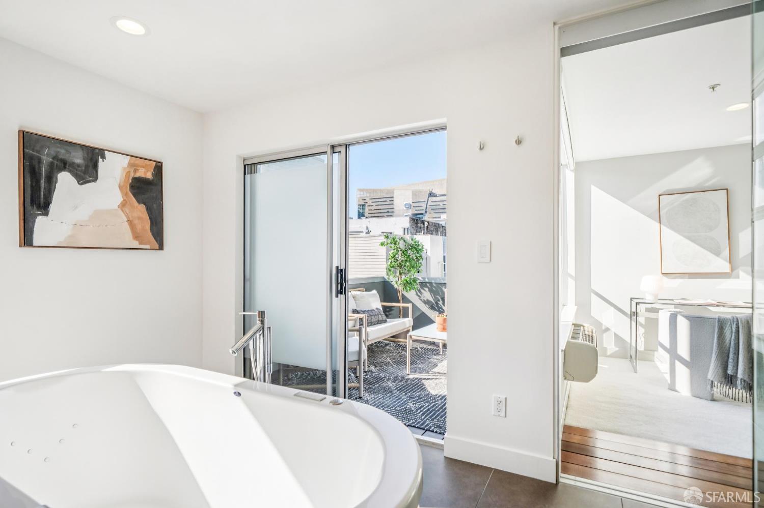 Detail Gallery Image 47 of 70 For 142 Russ St #4,  San Francisco,  CA 94103 - 3 Beds | 2/1 Baths