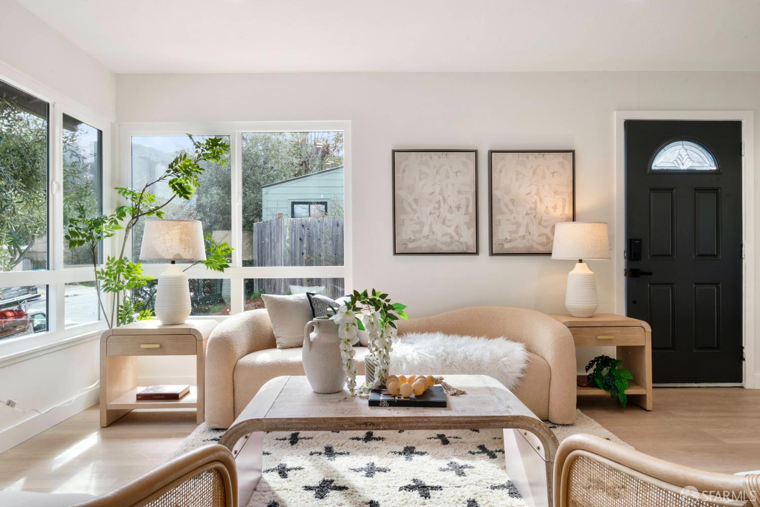 Detail Gallery Image 4 of 57 For 1190 Alicante Dr, Pacifica,  CA 94044 - 3 Beds | 3 Baths