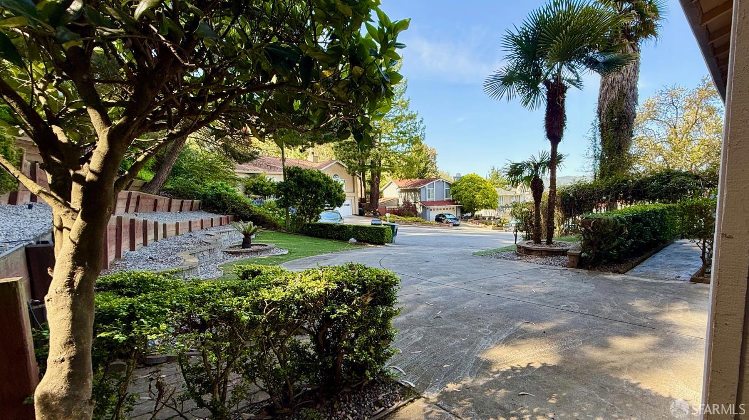 Detail Gallery Image 5 of 49 For 47 Seville Way, South San Francisco,  CA 94080 - 5 Beds | 3 Baths