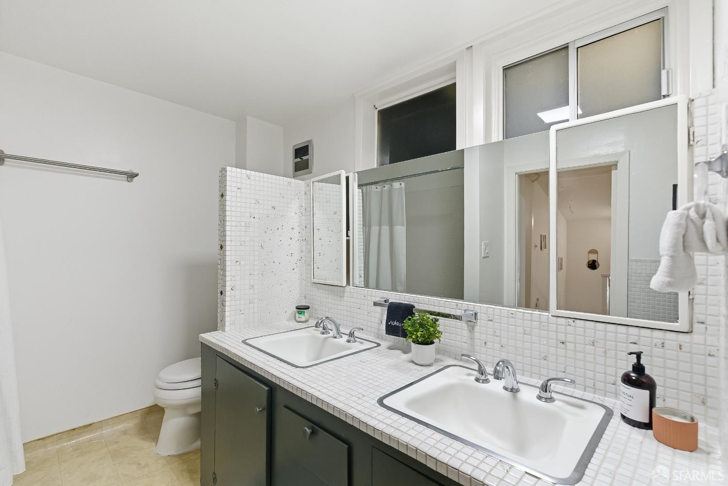 Detail Gallery Image 34 of 56 For 200 Hoffman Ave, San Francisco,  CA 94114 - – Beds | – Baths