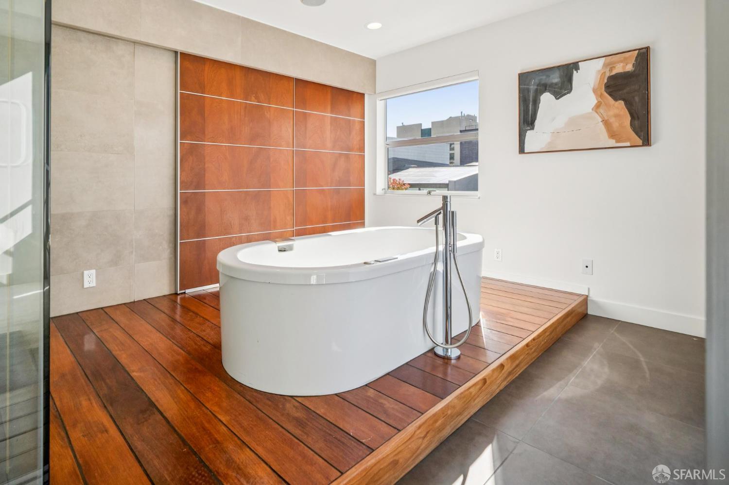 Detail Gallery Image 39 of 70 For 142 Russ St #4,  San Francisco,  CA 94103 - 3 Beds | 2/1 Baths