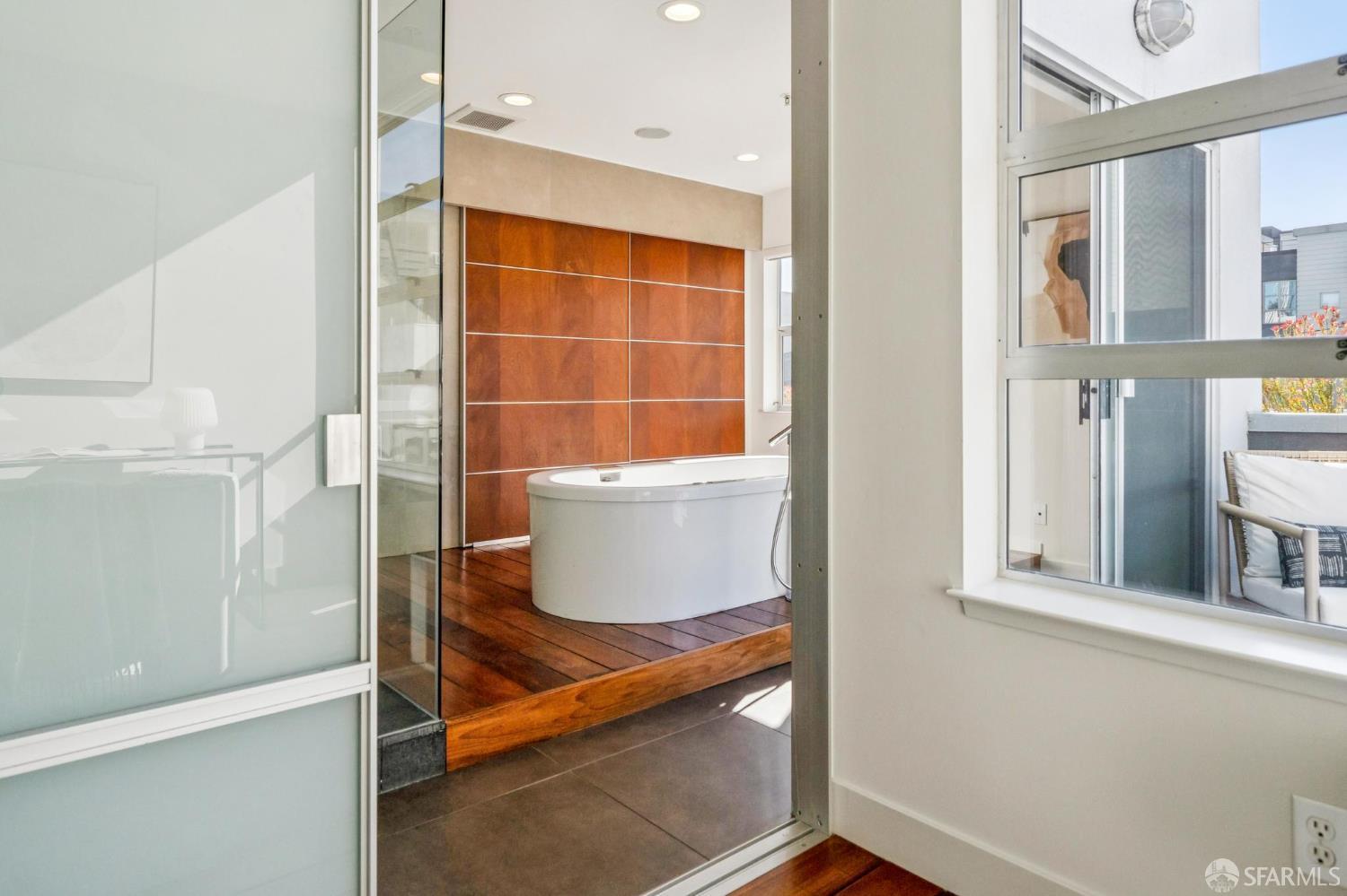 Detail Gallery Image 37 of 70 For 142 Russ St #4,  San Francisco,  CA 94103 - 3 Beds | 2/1 Baths