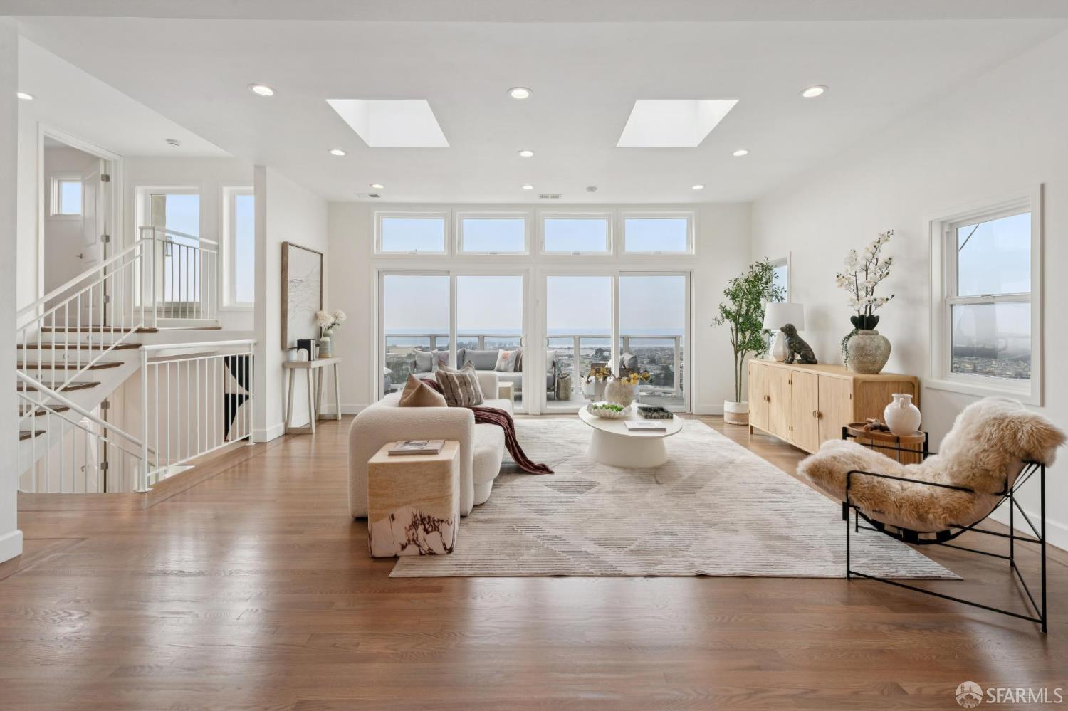 Detail Gallery Image 9 of 89 For 2009 14th Ave, San Francisco,  CA 94110 - 3 Beds | 3 Baths