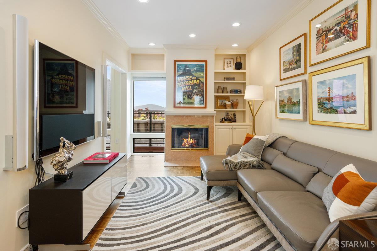 Detail Gallery Image 13 of 84 For 69 Telegraph Place, San Francisco,  CA 94133 - 4 Beds | 3/1 Baths