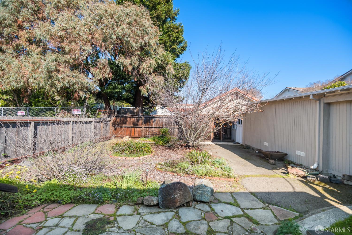 Detail Gallery Image 17 of 27 For 1228 Capuchino Ave, Burlingame,  CA 94010 - 3 Beds | 1 Baths