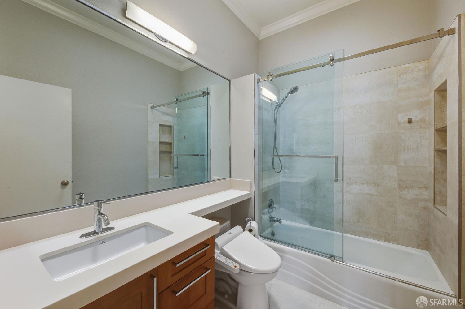 Detail Gallery Image 16 of 28 For 1590 Lyon St, San Francisco,  CA 94115 - 3 Beds | 2 Baths
