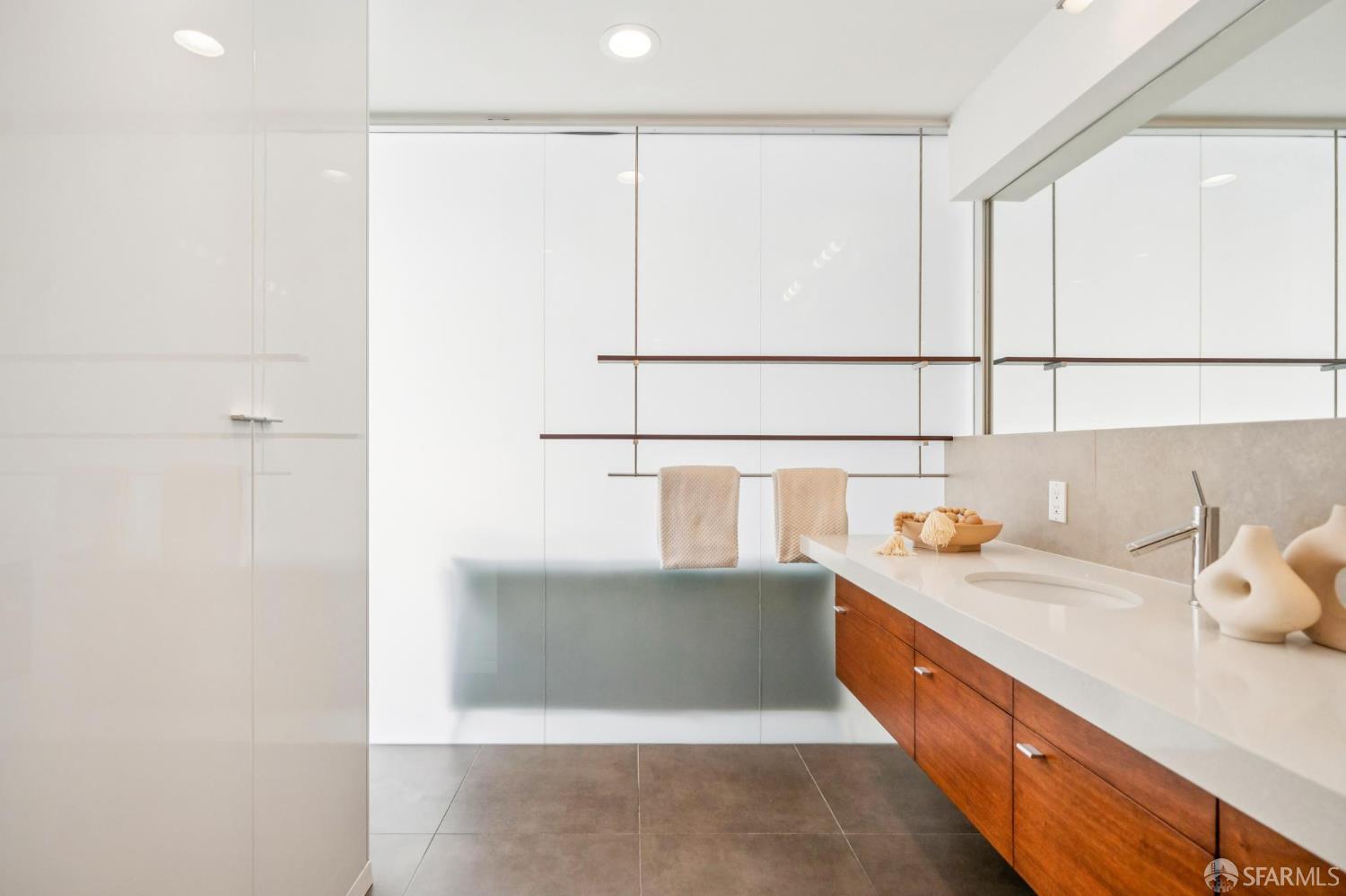 Detail Gallery Image 45 of 70 For 142 Russ St #4,  San Francisco,  CA 94103 - 3 Beds | 2/1 Baths