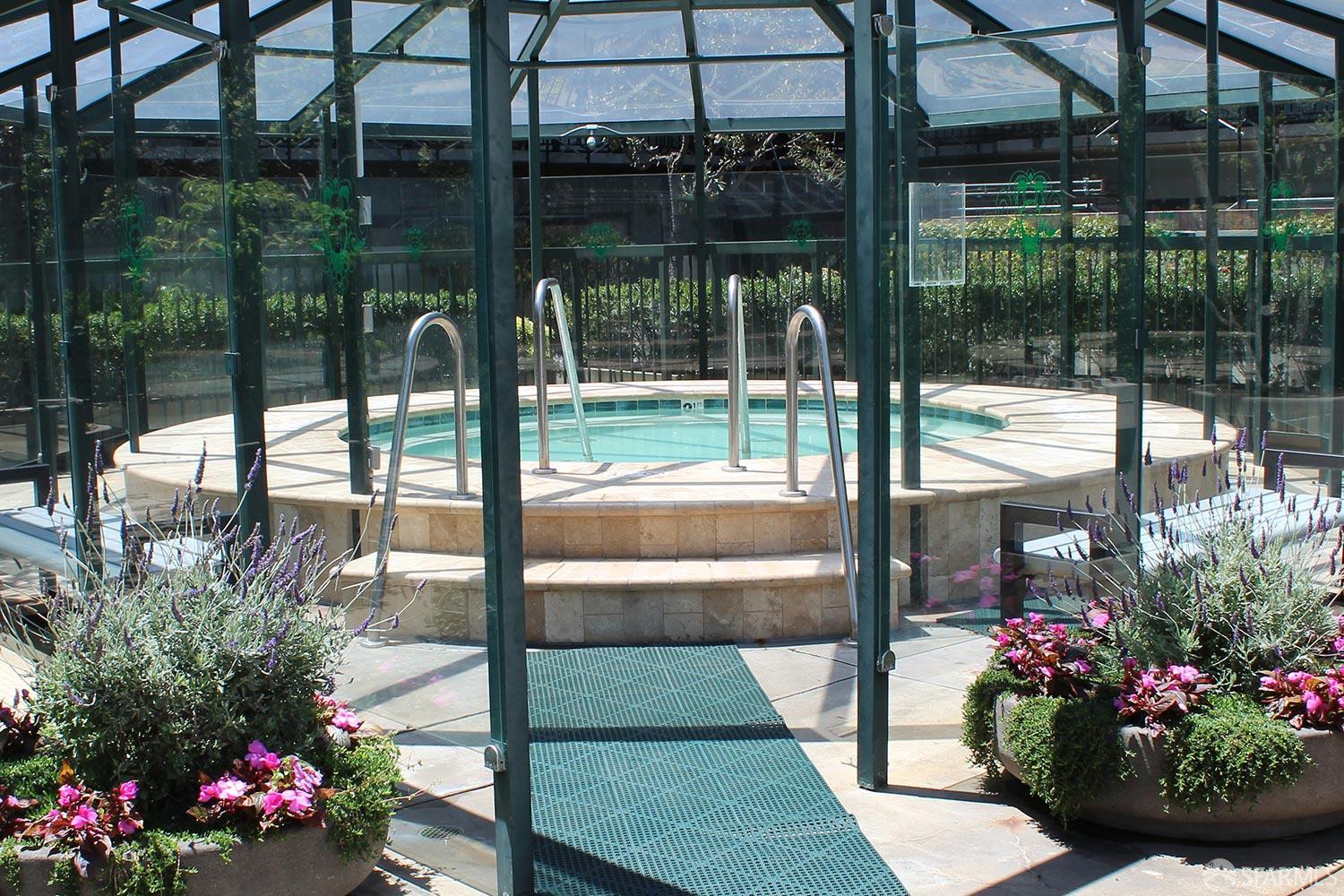 Detail Gallery Image 2 of 8 For 601 Van Ness Ave #743,  San Francisco,  CA 94102 - 1 Beds | 1 Baths