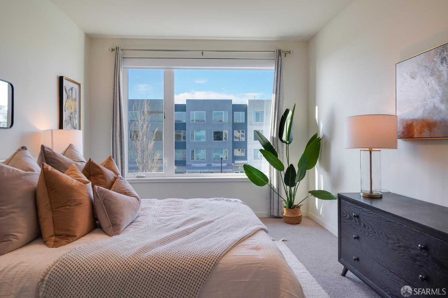 Detail Gallery Image 14 of 22 For 52 Innes Ct #305,  San Francisco,  CA 94124 - 1 Beds | 1 Baths