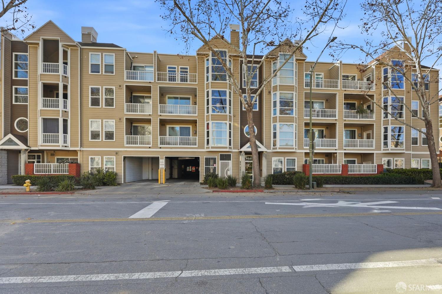 Front Image Thumbnail for SF425092956