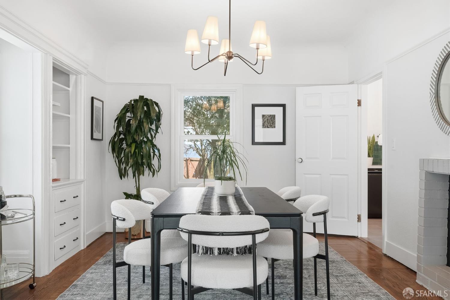 Detail Gallery Image 12 of 60 For 1082 55th St, Oakland,  CA 94608 - 4 Beds | 1/1 Baths