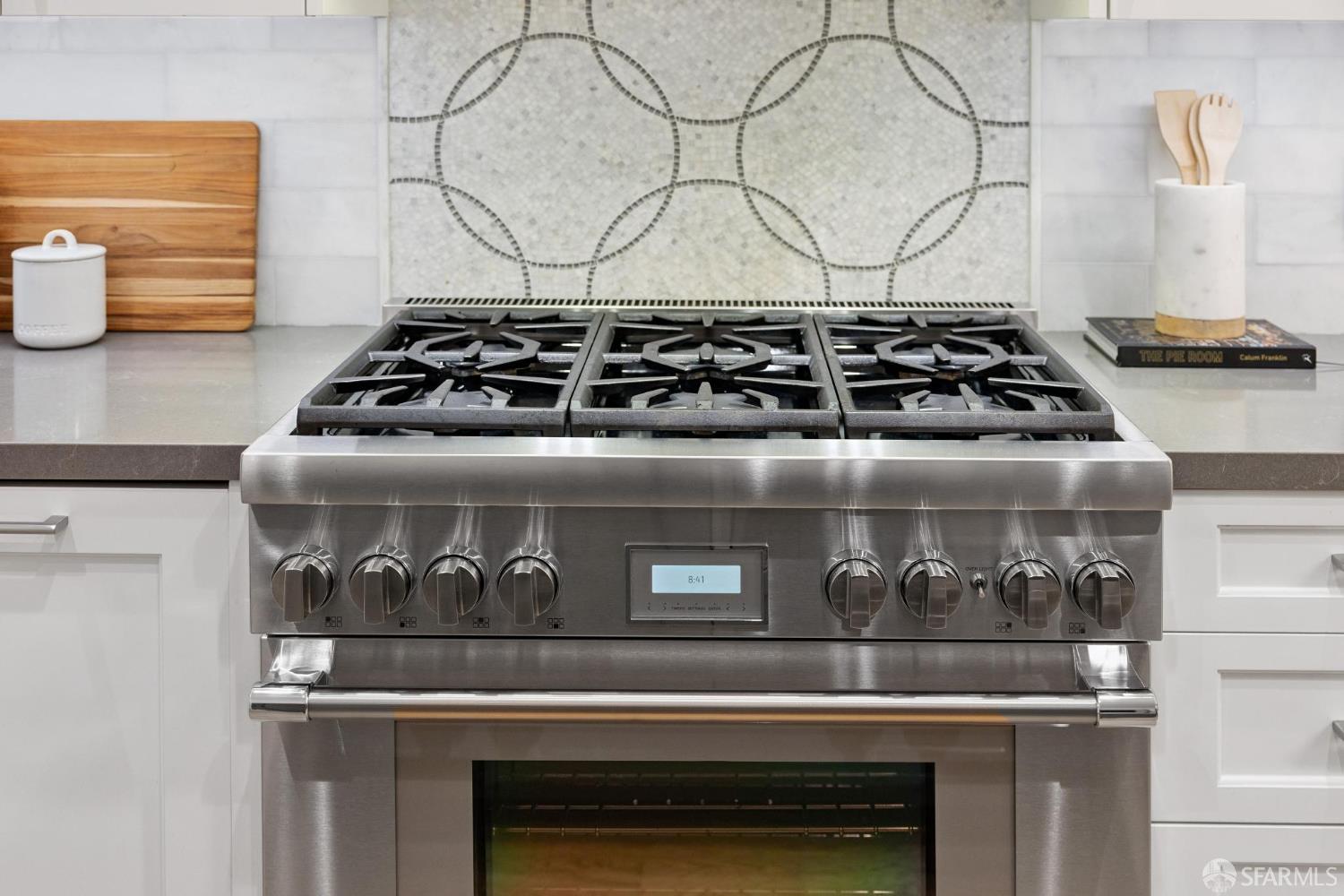 Detail Gallery Image 14 of 31 For 704 18th St, San Francisco,  CA 94107 - 3 Beds | 2 Baths