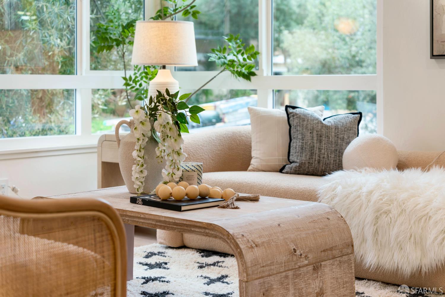 Detail Gallery Image 7 of 57 For 1190 Alicante Dr, Pacifica,  CA 94044 - 3 Beds | 3 Baths