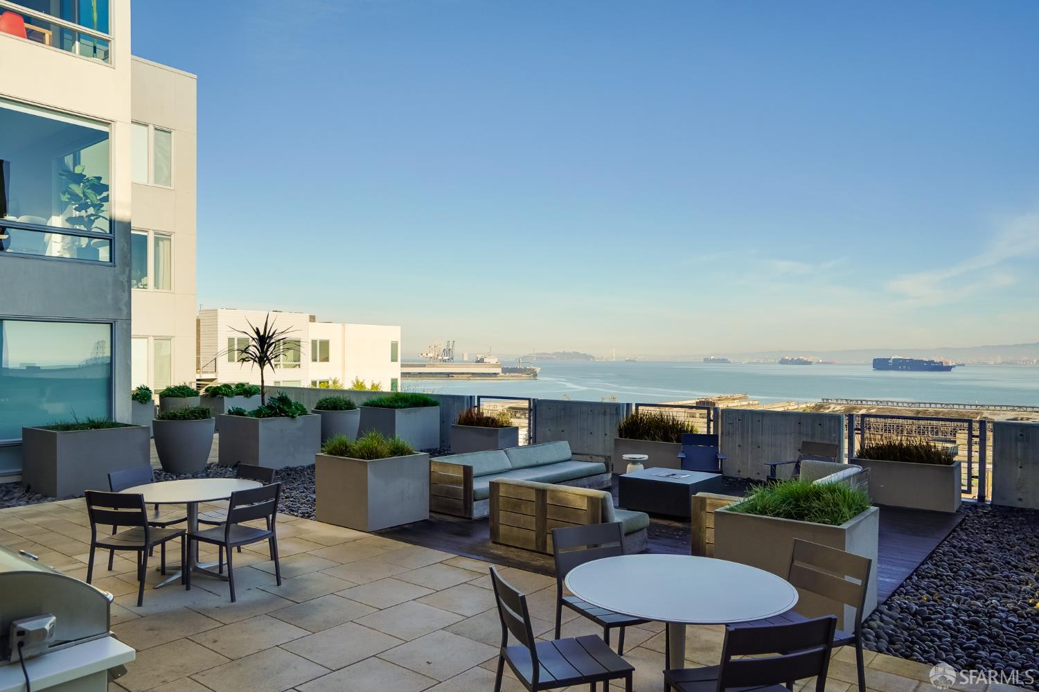 Detail Gallery Image 15 of 22 For 52 Innes Ct #305,  San Francisco,  CA 94124 - 1 Beds | 1 Baths