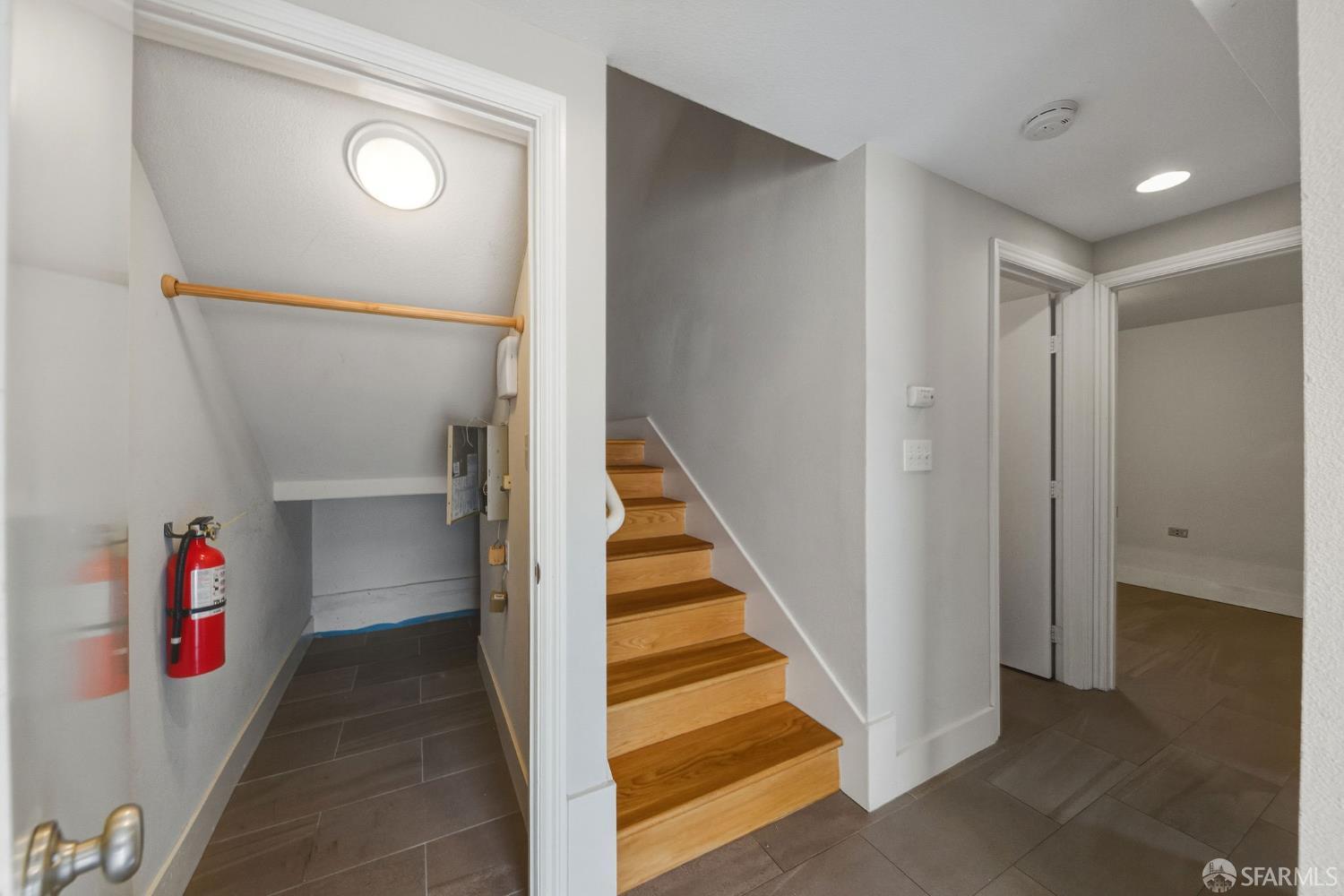 Detail Gallery Image 19 of 28 For 1590 Lyon St, San Francisco,  CA 94115 - 3 Beds | 2 Baths