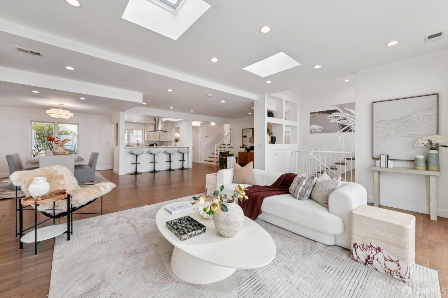 Detail Gallery Image 12 of 89 For 2009 14th Ave, San Francisco,  CA 94110 - 3 Beds | 3 Baths