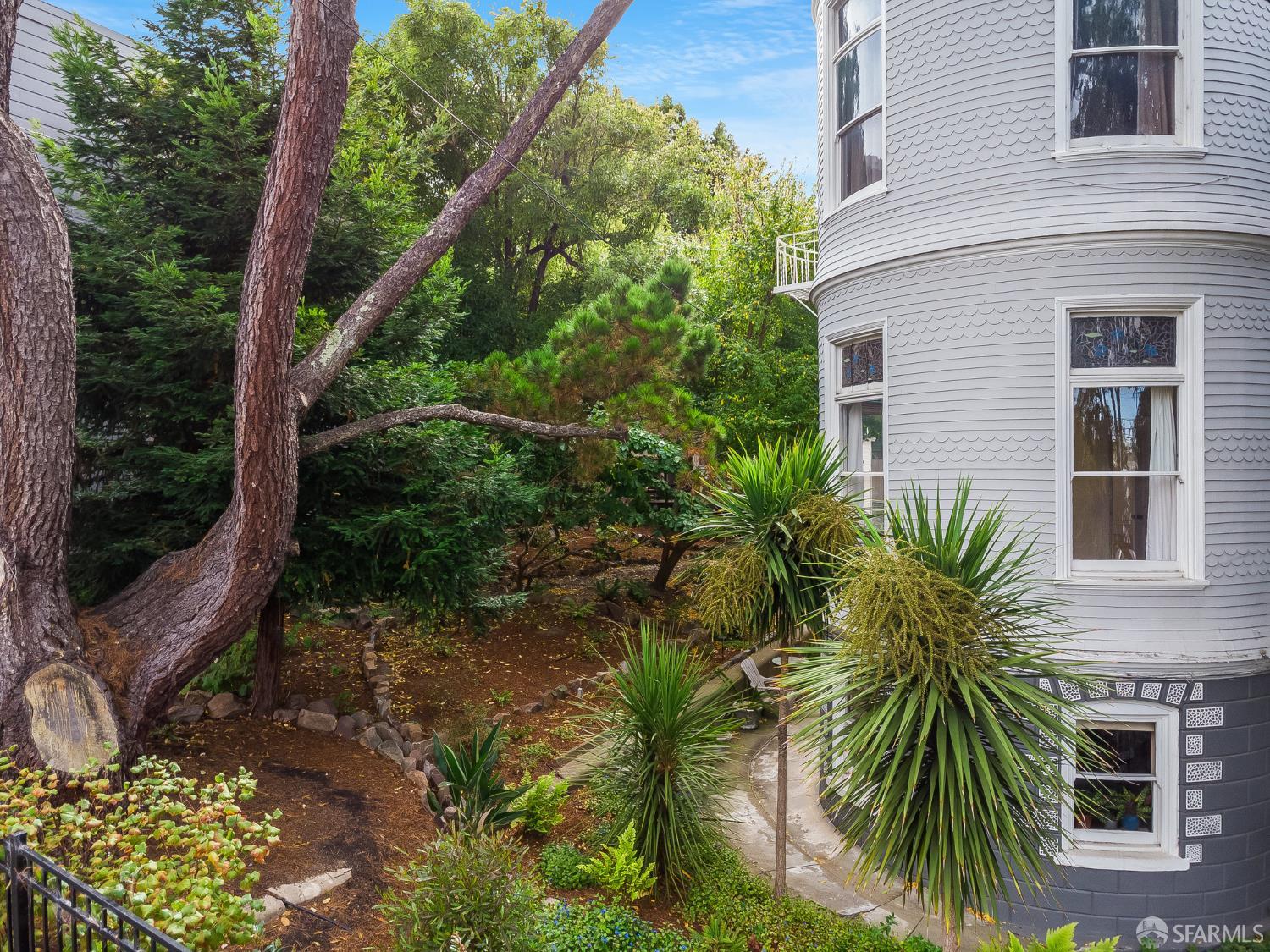 Detail Gallery Image 54 of 73 For 250 Douglass St, San Francisco,  CA 94114 - – Beds | – Baths