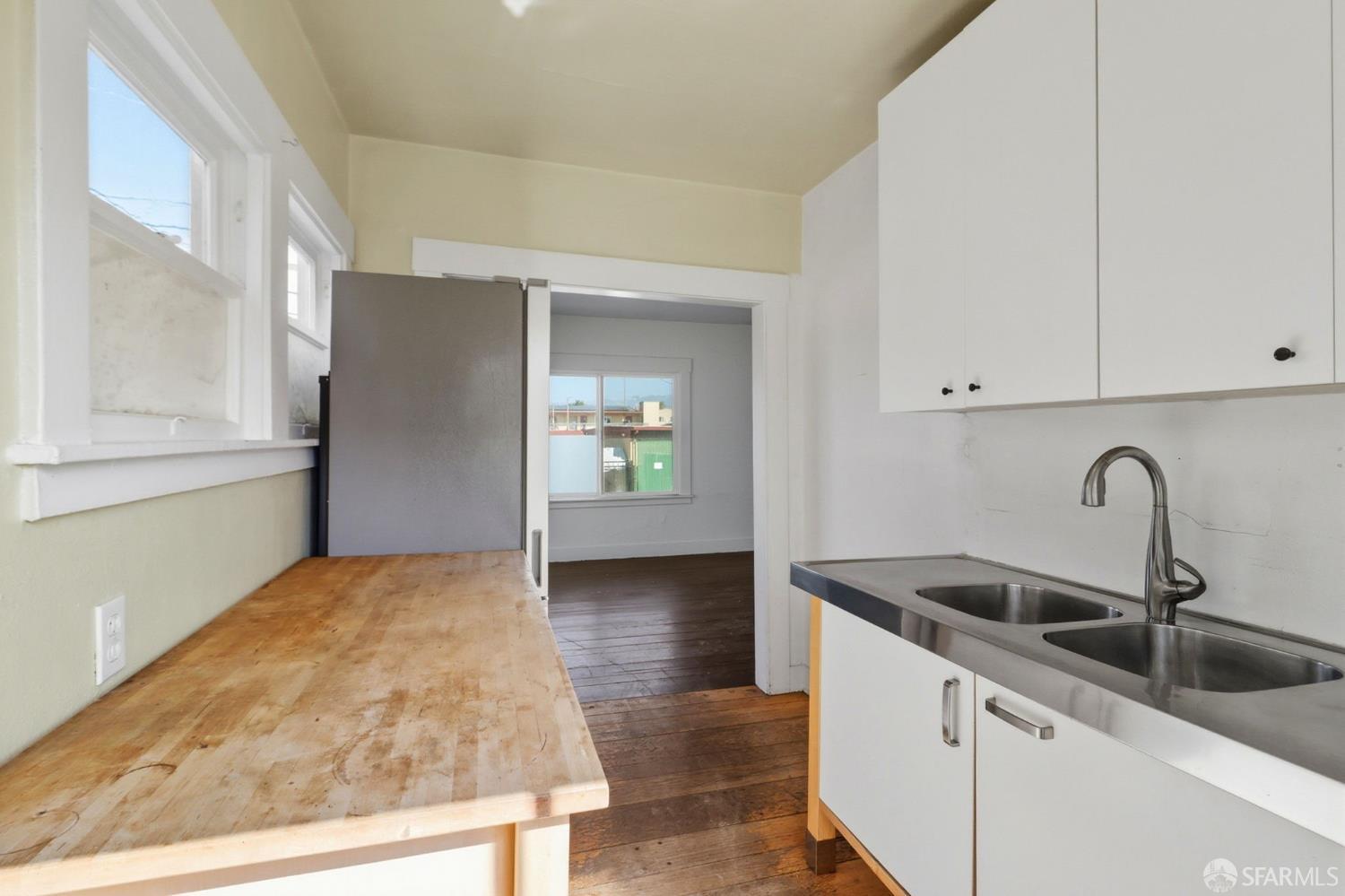 Detail Gallery Image 15 of 46 For 3850 Market St, Oakland,  CA 94608 - – Beds | – Baths