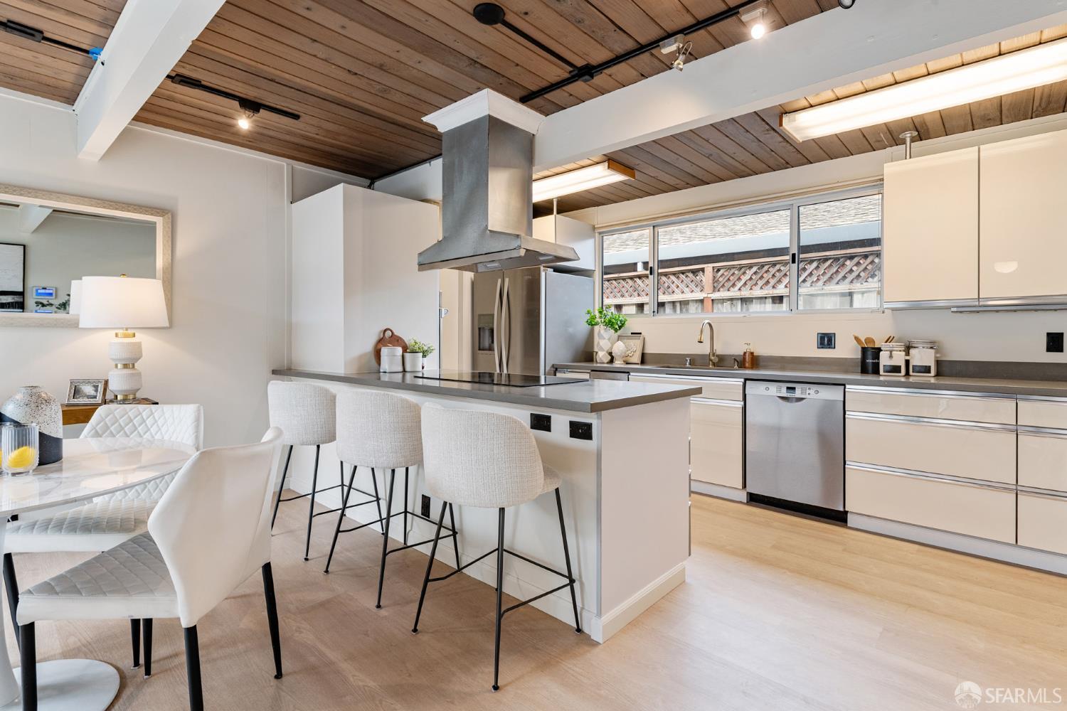 Detail Gallery Image 20 of 55 For 275 Puffin Ct, Foster City,  CA 94404 - 5 Beds | 2 Baths