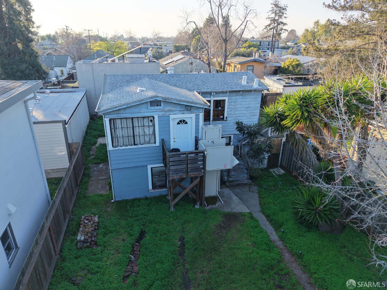 Detail Gallery Image 6 of 9 For 2324 Browning St, Berkeley,  CA 94702 - 2 Beds | 1 Baths