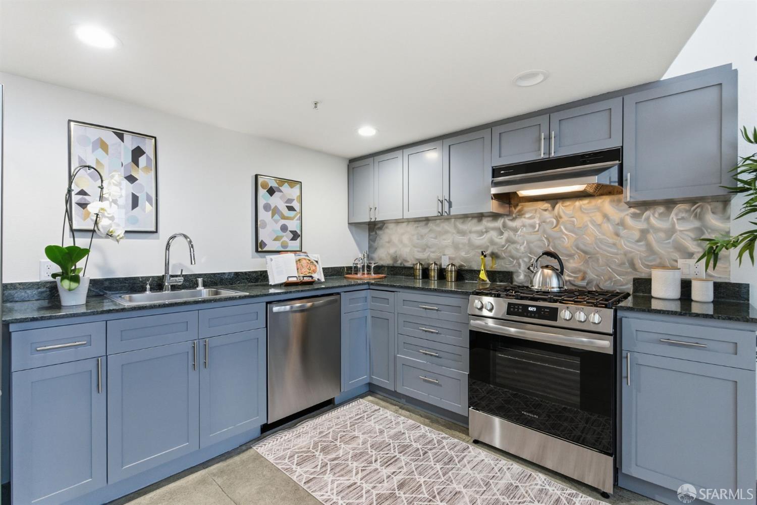 Detail Gallery Image 6 of 30 For 18 Lansing St #203,  San Francisco,  CA 94105 - 1 Beds | 1/1 Baths