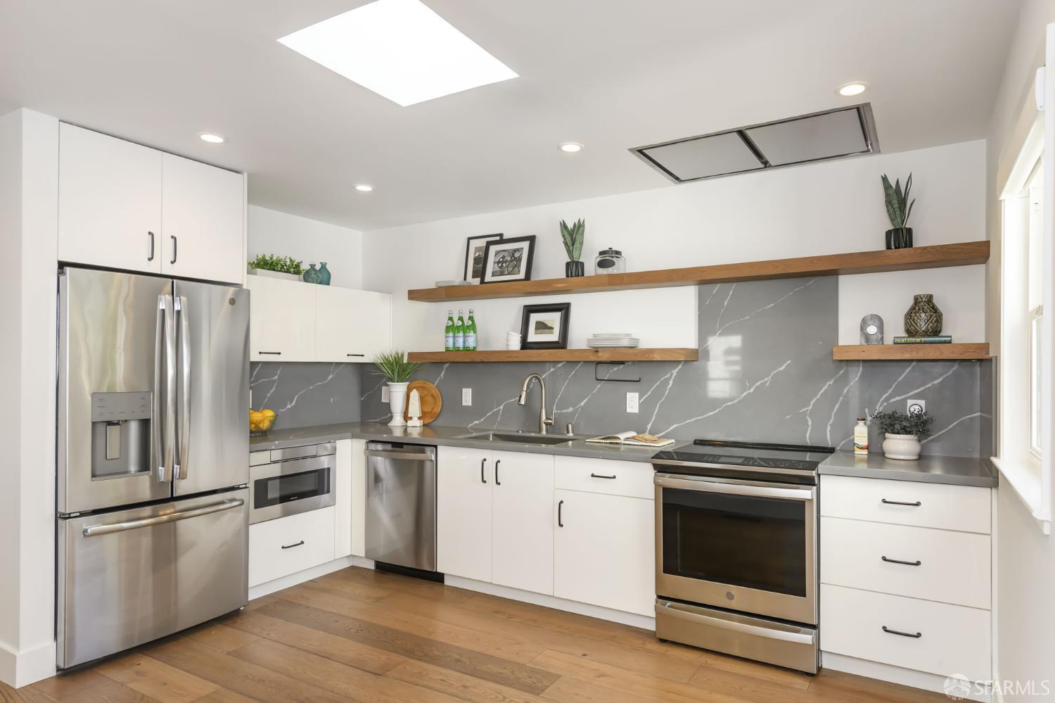 Detail Gallery Image 13 of 27 For 700 Ellsworth St, San Francisco,  CA 94110 - 3 Beds | 2 Baths