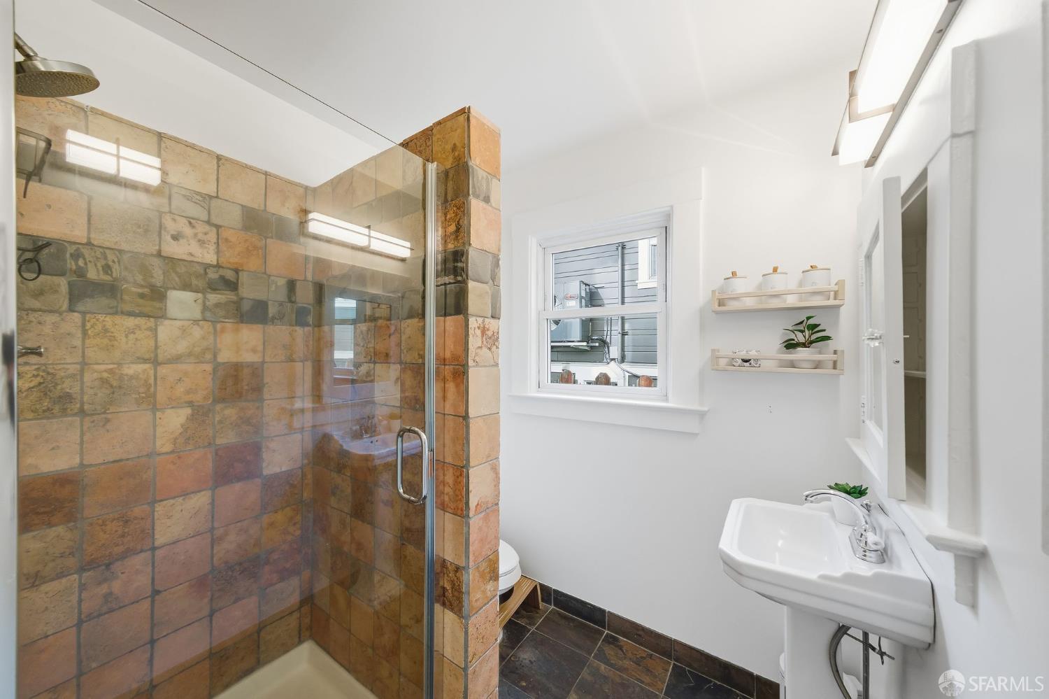 Detail Gallery Image 9 of 42 For 2231 Byron St, Berkeley,  CA 94702 - 4 Beds | 2 Baths