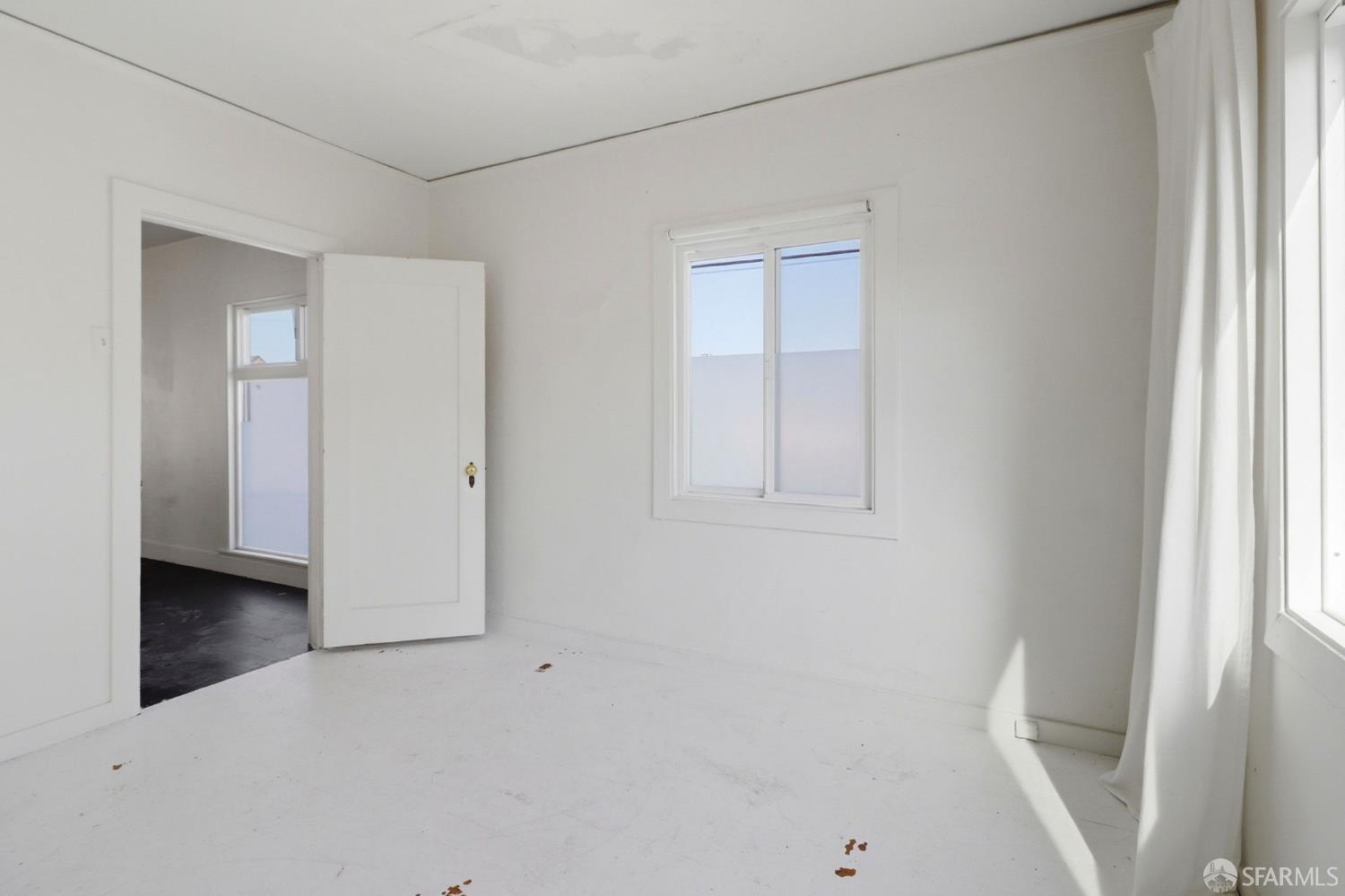 Detail Gallery Image 27 of 46 For 3850 Market St, Oakland,  CA 94608 - – Beds | – Baths