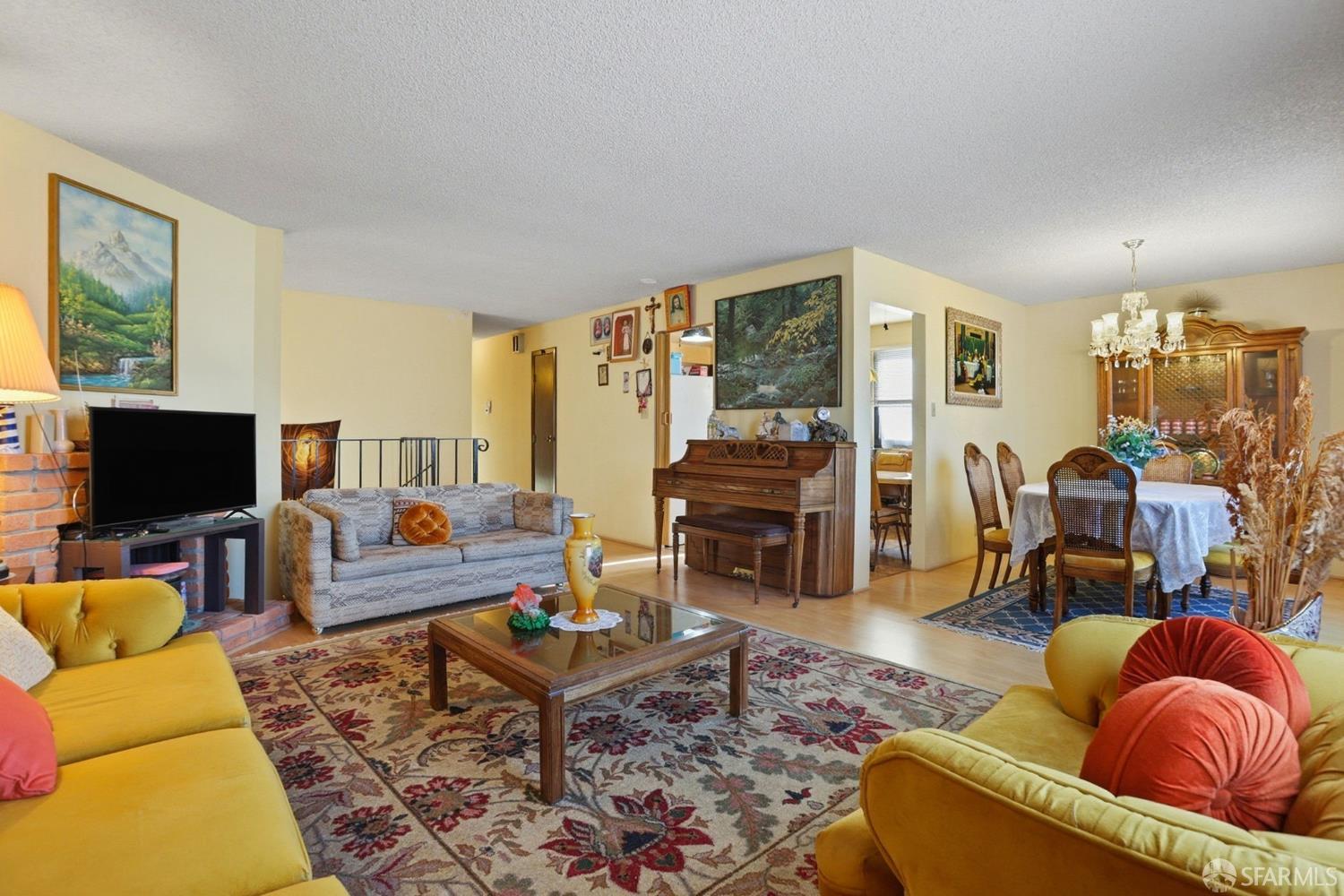 Detail Gallery Image 4 of 15 For 957 Gellert Blvd, Daly City,  CA 94015 - 4 Beds | 3 Baths