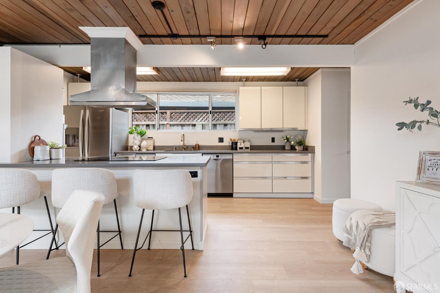 Detail Gallery Image 22 of 55 For 275 Puffin Ct, Foster City,  CA 94404 - 5 Beds | 2 Baths