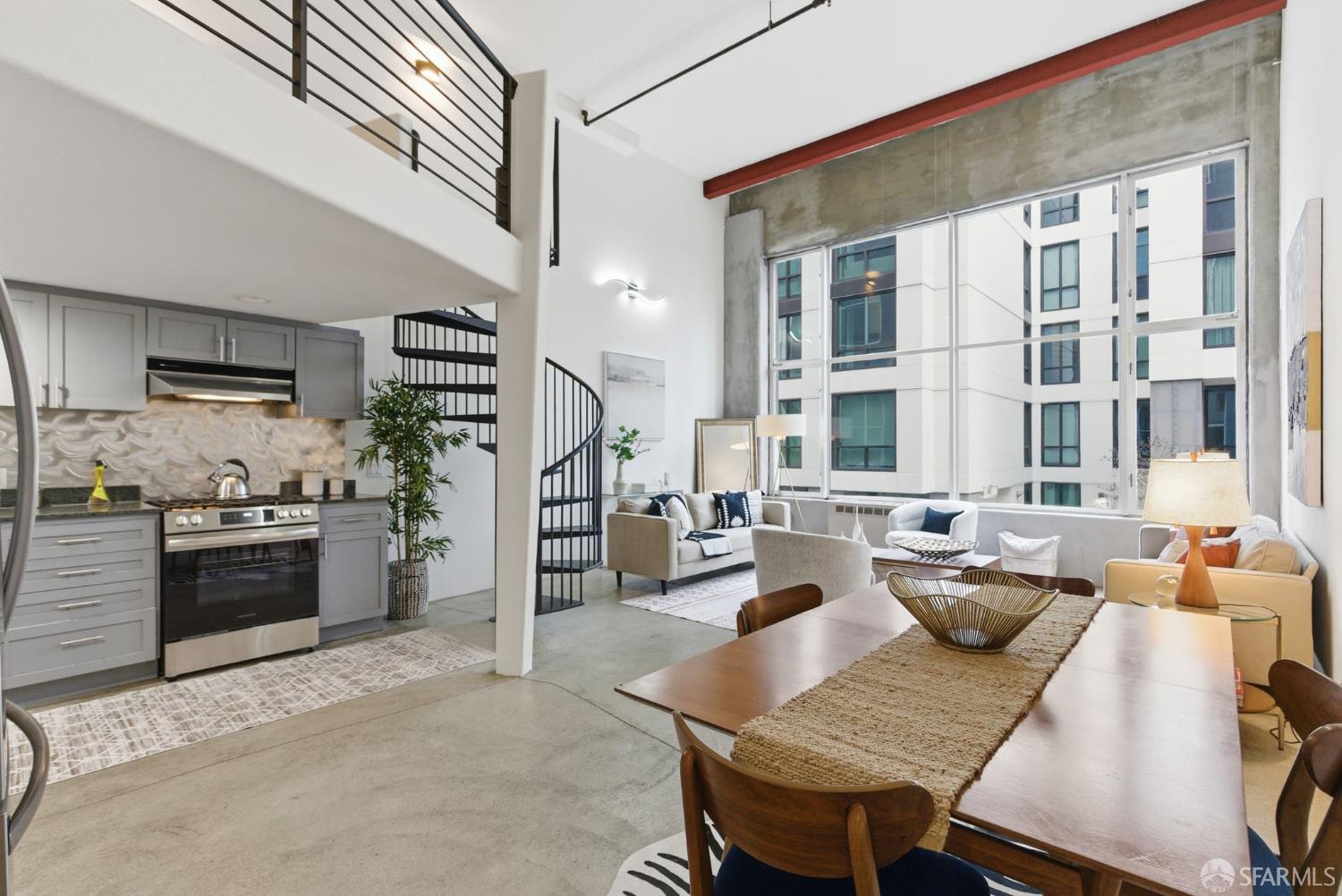 Detail Gallery Image 3 of 30 For 18 Lansing St #203,  San Francisco,  CA 94105 - 1 Beds | 1/1 Baths