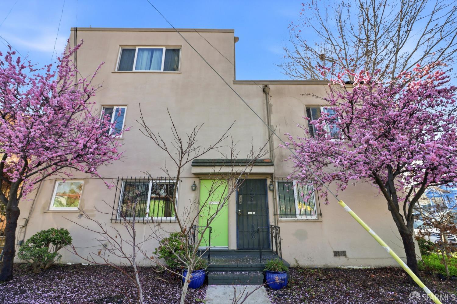 Detail Gallery Image 3 of 46 For 3850 Market St, Oakland,  CA 94608 - – Beds | – Baths