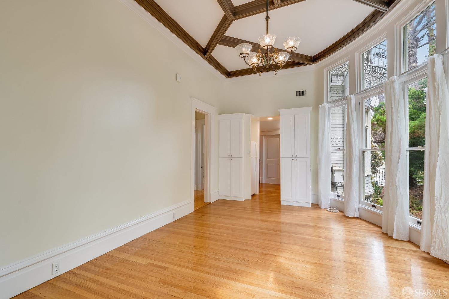 Detail Gallery Image 29 of 73 For 250 Douglass St, San Francisco,  CA 94114 - – Beds | – Baths