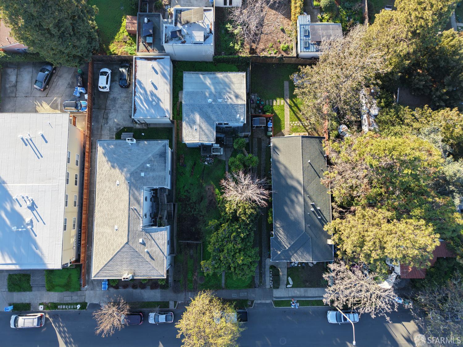 Detail Gallery Image 4 of 9 For 2324 Browning St, Berkeley,  CA 94702 - 2 Beds | 1 Baths