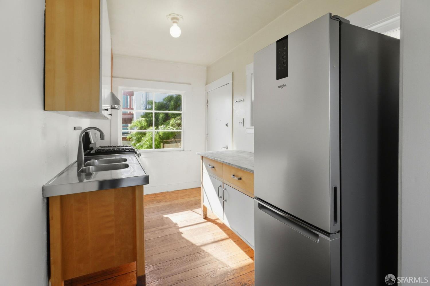 Detail Gallery Image 14 of 46 For 3850 Market St, Oakland,  CA 94608 - – Beds | – Baths