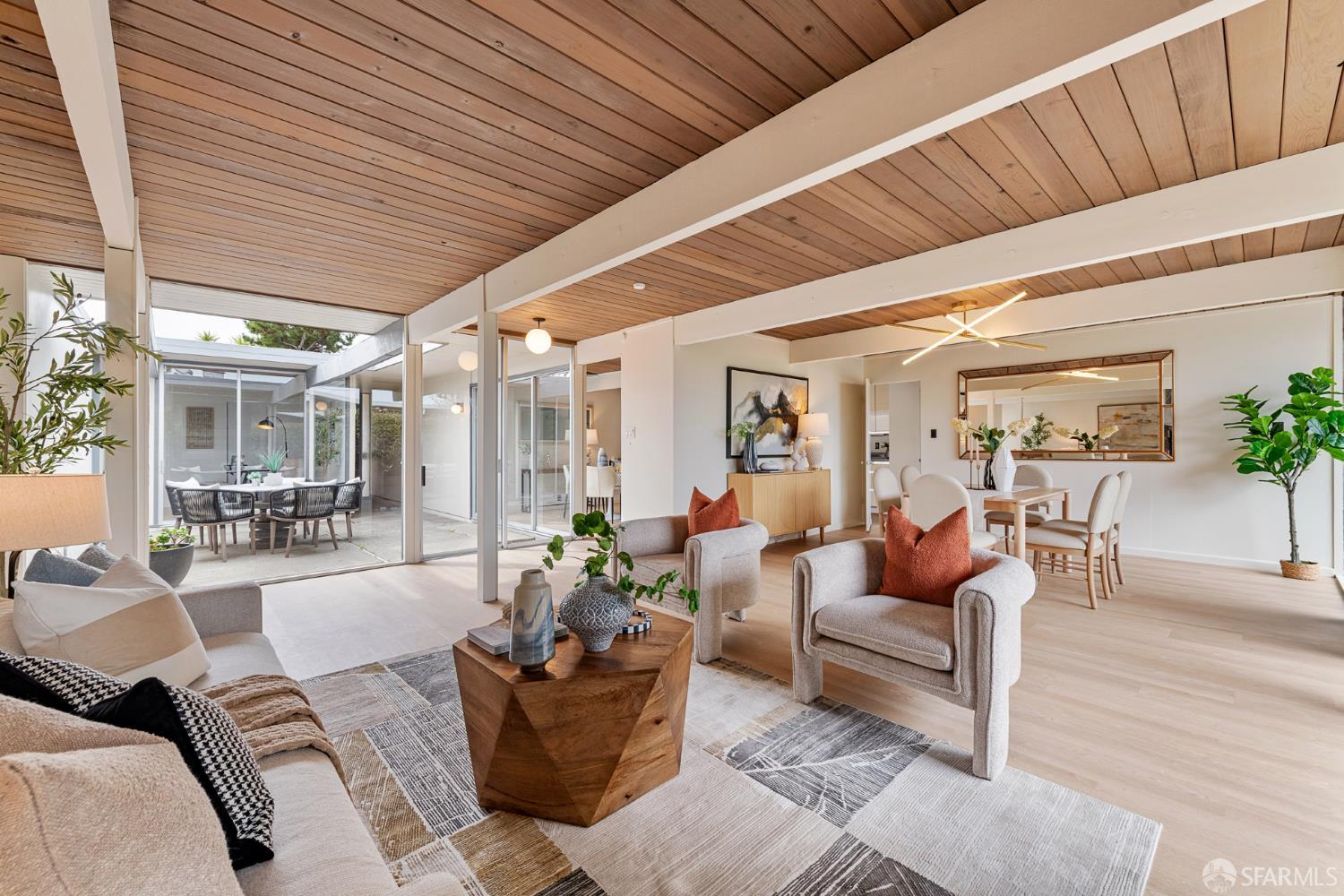 Detail Gallery Image 13 of 55 For 275 Puffin Ct, Foster City,  CA 94404 - 5 Beds | 2 Baths