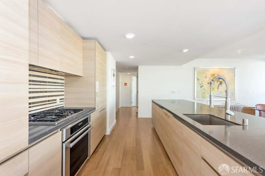 Detail Gallery Image 7 of 34 For 718 Long Bridge St #1003,  San Francisco,  CA 94158 - 3 Beds | 3 Baths