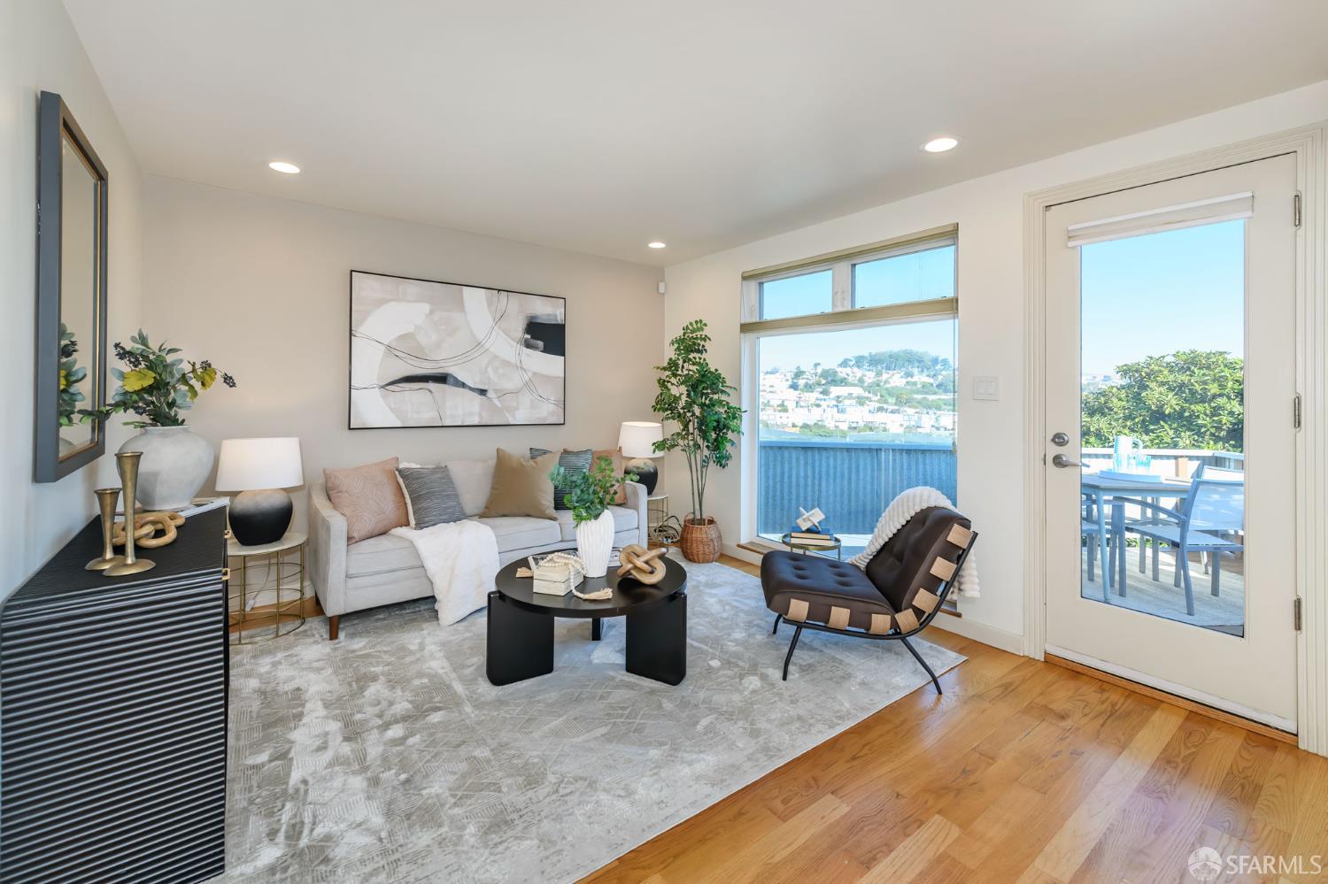 Detail Gallery Image 11 of 21 For 176 Gladstone Dr, San Francisco,  CA 94112 - 2 Beds | 2 Baths