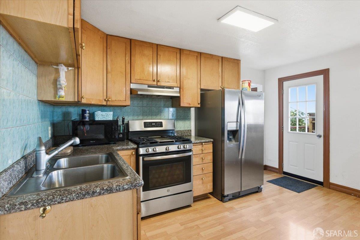 Detail Gallery Image 19 of 38 For 424 Bellevue Ave, Daly City,  CA 94014 - 5 Beds | 2 Baths