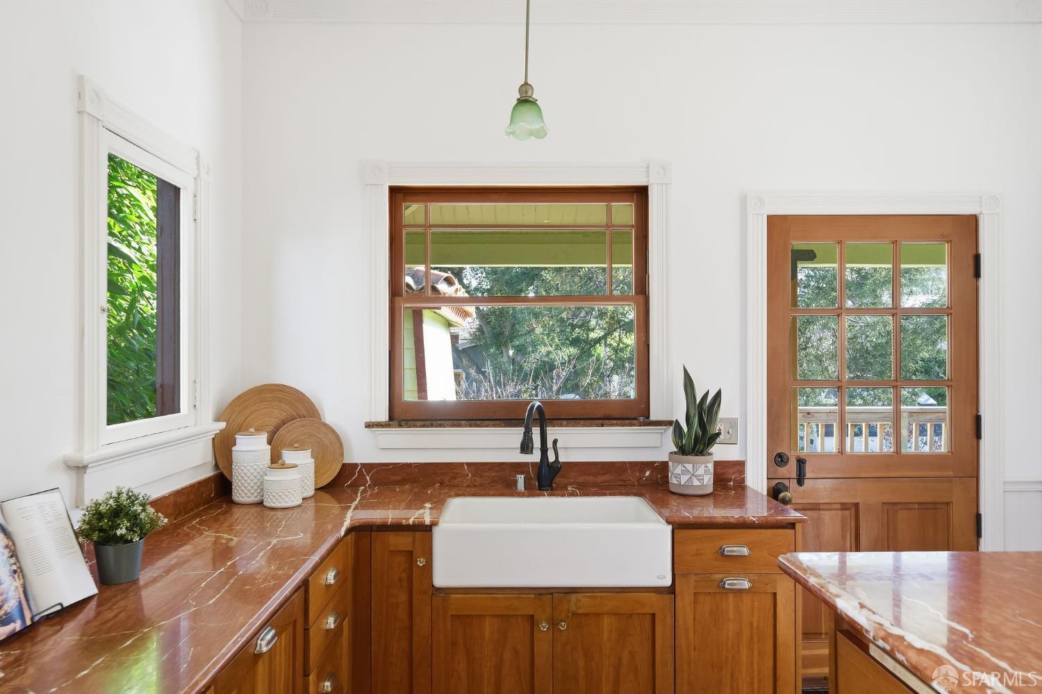 Detail Gallery Image 19 of 42 For 2231 Byron St, Berkeley,  CA 94702 - 4 Beds | 2 Baths