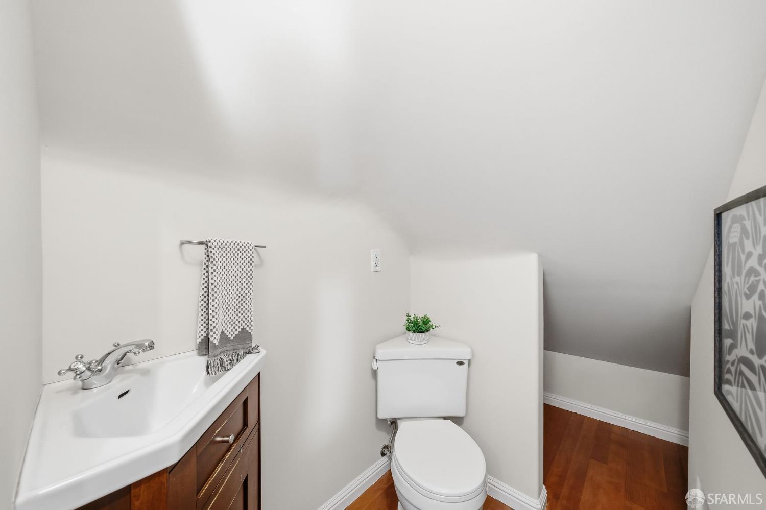 Detail Gallery Image 26 of 42 For 2231 Byron St, Berkeley,  CA 94702 - 4 Beds | 2 Baths