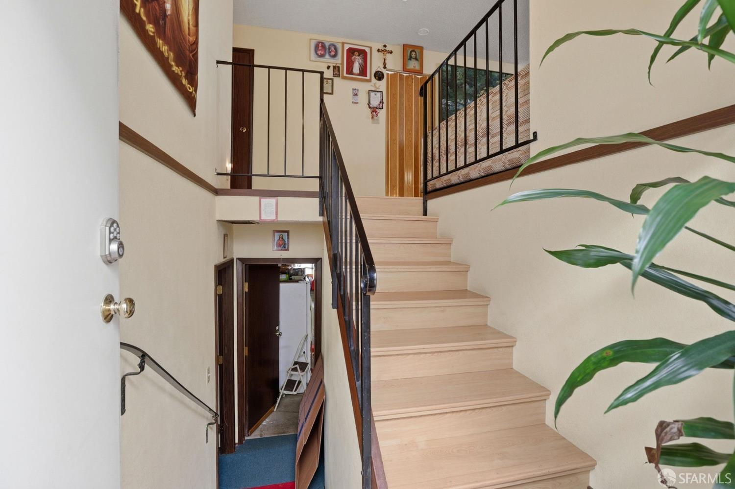 Detail Gallery Image 2 of 15 For 957 Gellert Blvd, Daly City,  CA 94015 - 4 Beds | 3 Baths