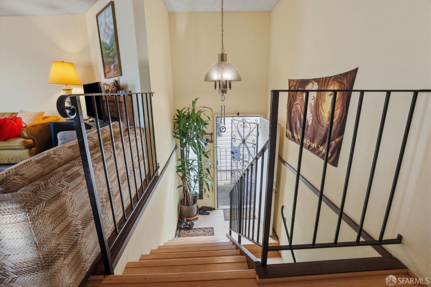 Detail Gallery Image 3 of 15 For 957 Gellert Blvd, Daly City,  CA 94015 - 4 Beds | 3 Baths