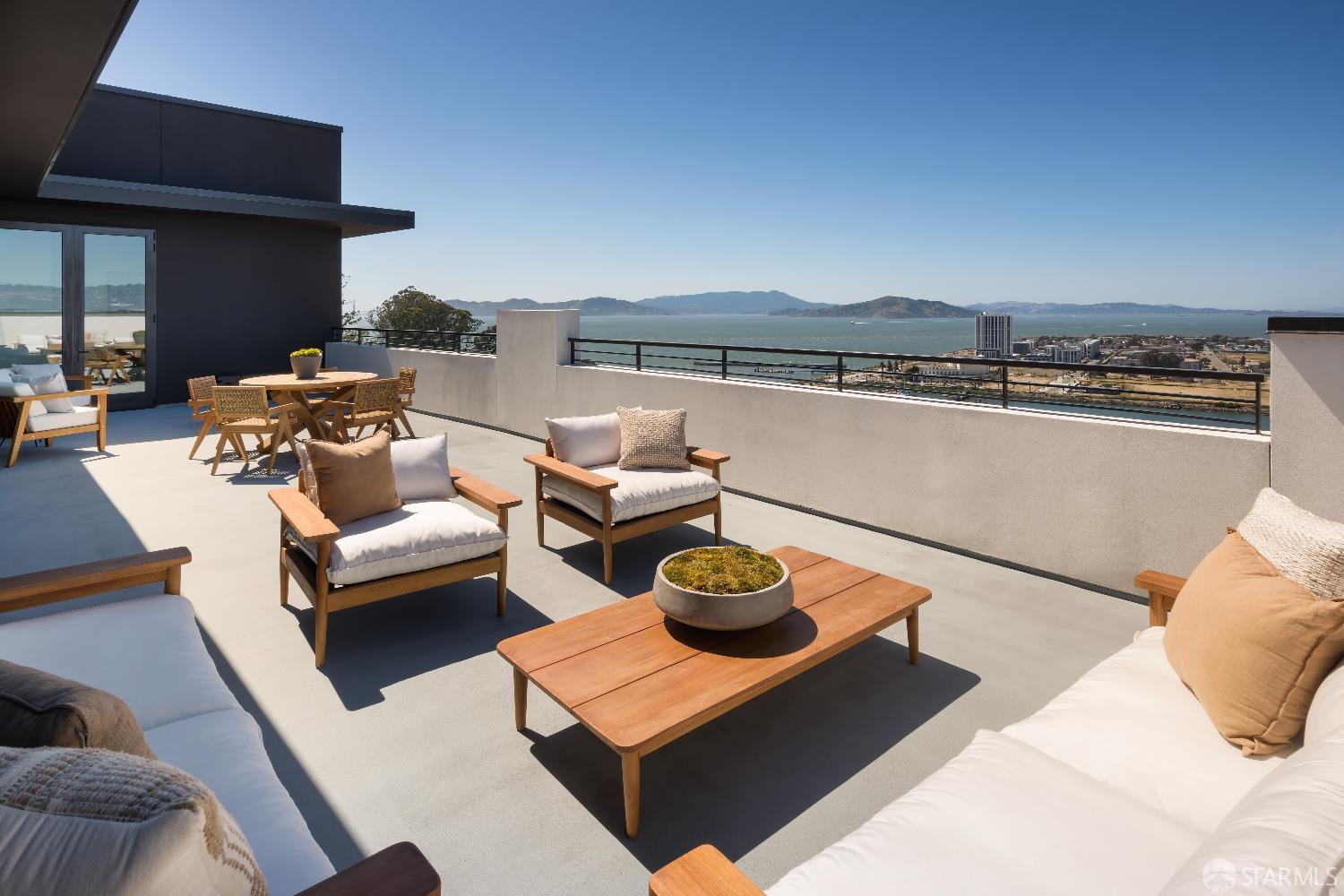 Detail Gallery Image 9 of 62 For 1 Bristol Ct #506,  San Francisco,  CA 94130 - 3 Beds | 3/1 Baths