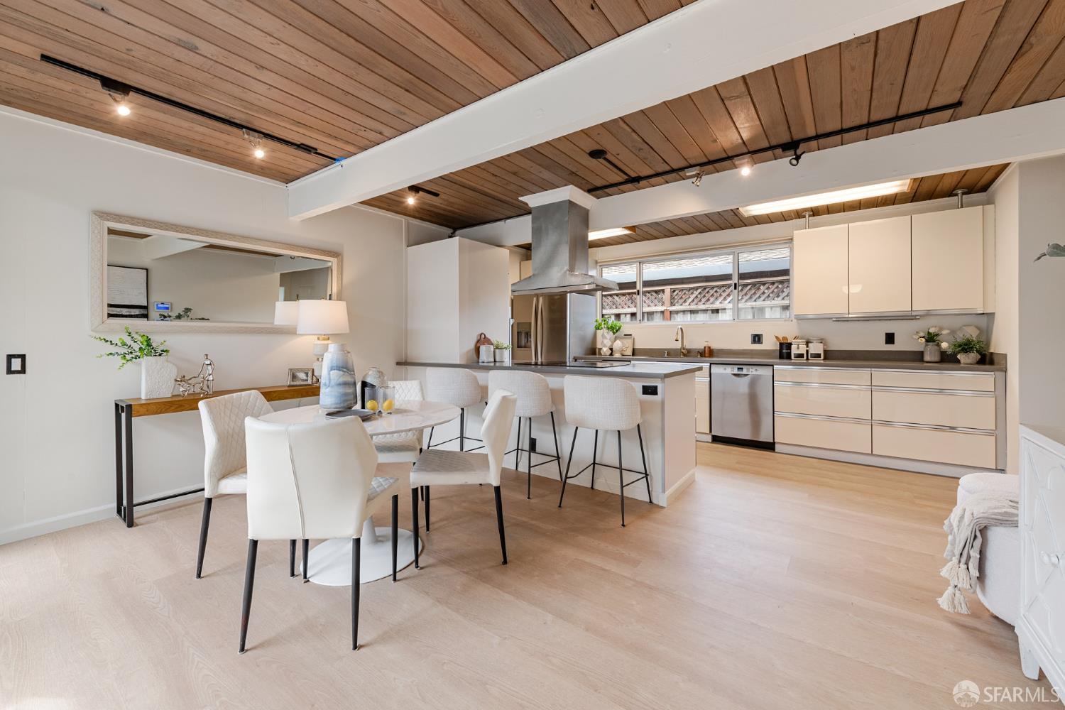 Detail Gallery Image 23 of 55 For 275 Puffin Ct, Foster City,  CA 94404 - 5 Beds | 2 Baths