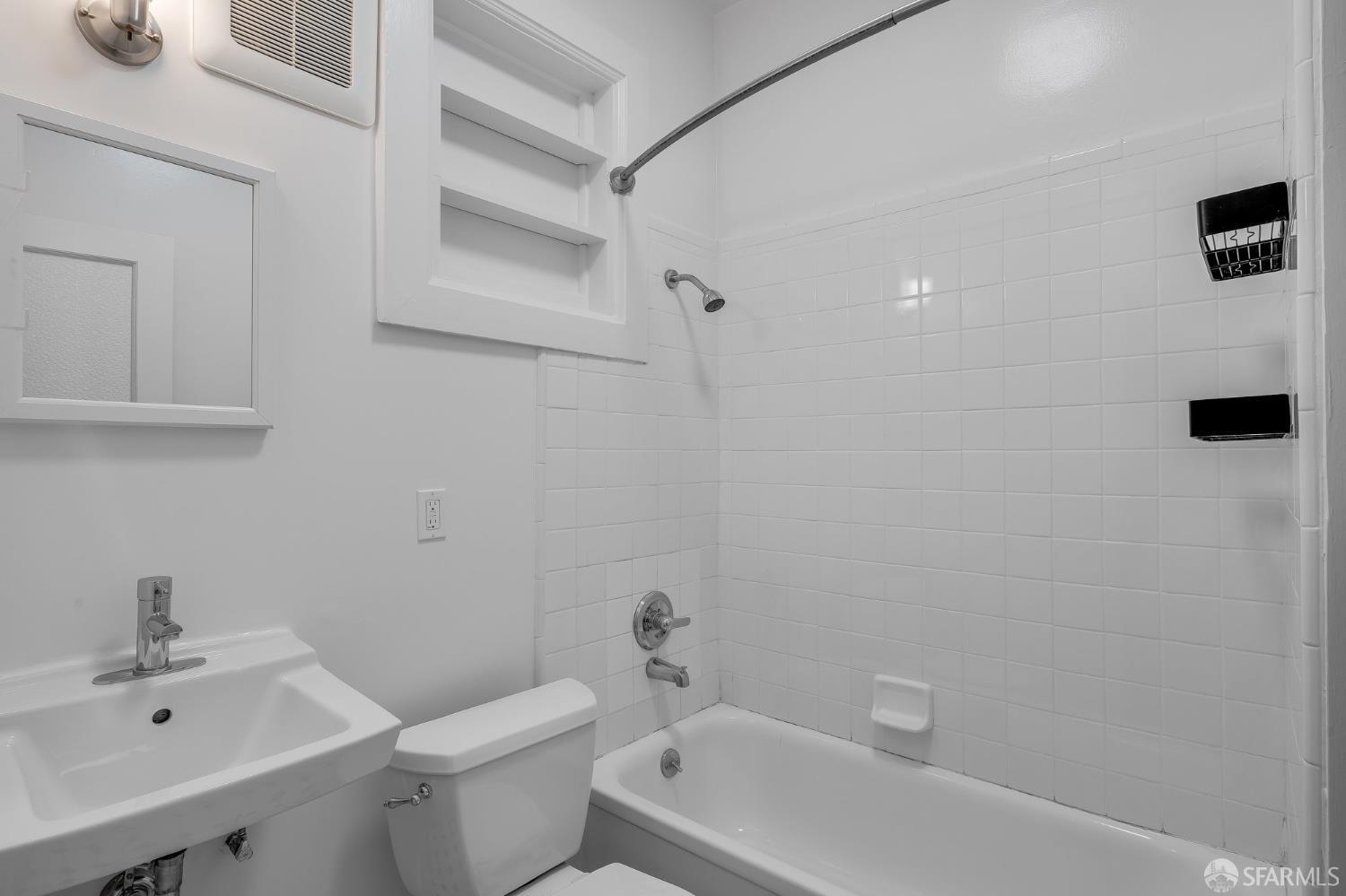 Detail Gallery Image 37 of 73 For 250 Douglass St, San Francisco,  CA 94114 - – Beds | – Baths