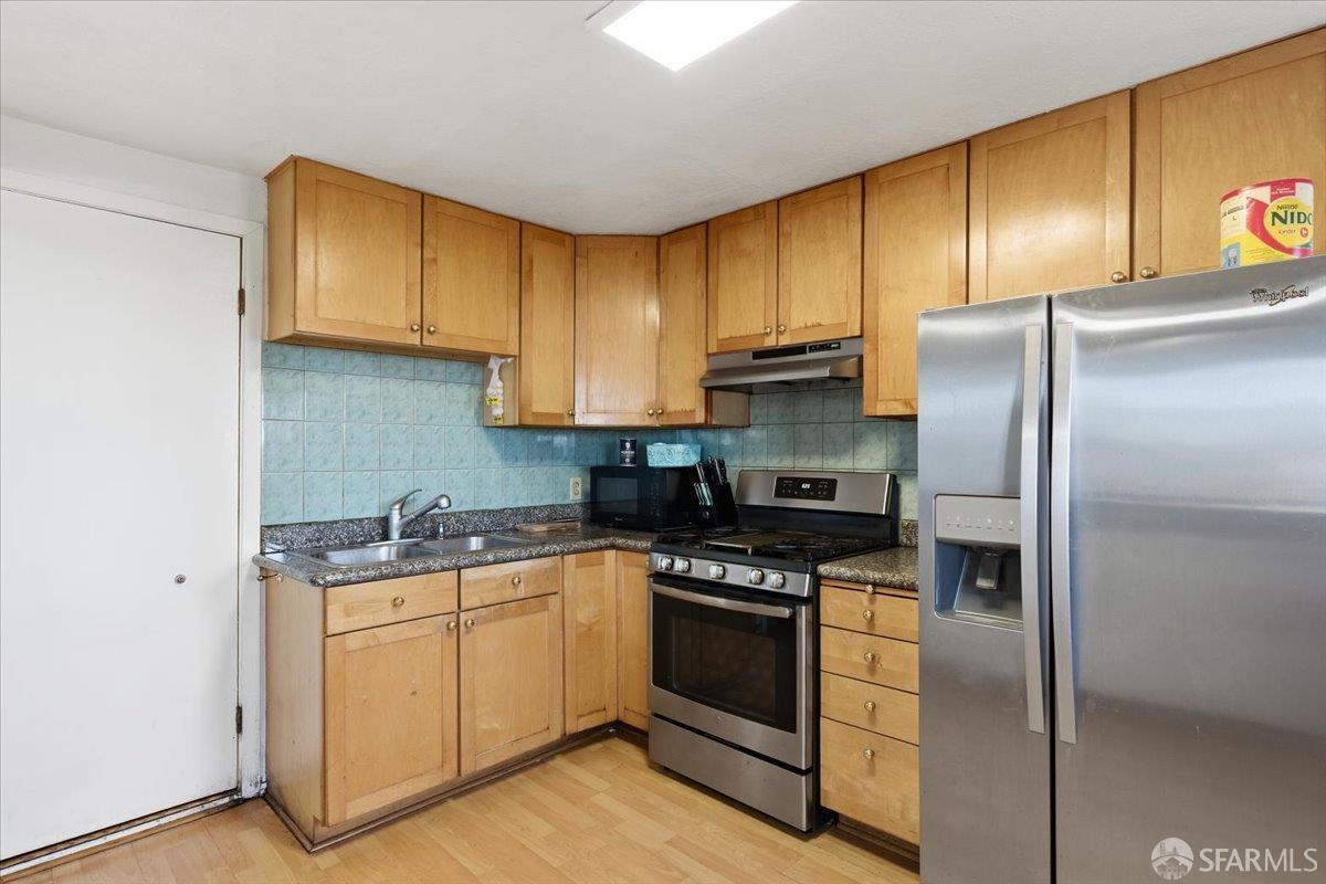 Detail Gallery Image 18 of 38 For 424 Bellevue Ave, Daly City,  CA 94014 - 5 Beds | 2 Baths