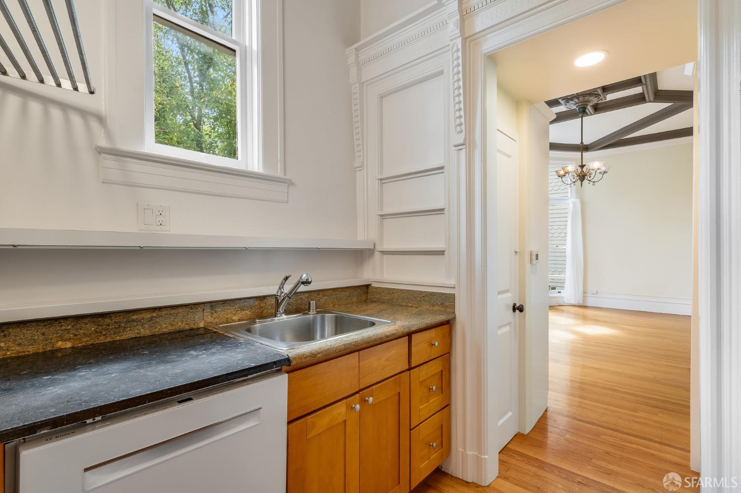 Detail Gallery Image 35 of 73 For 250 Douglass St, San Francisco,  CA 94114 - – Beds | – Baths