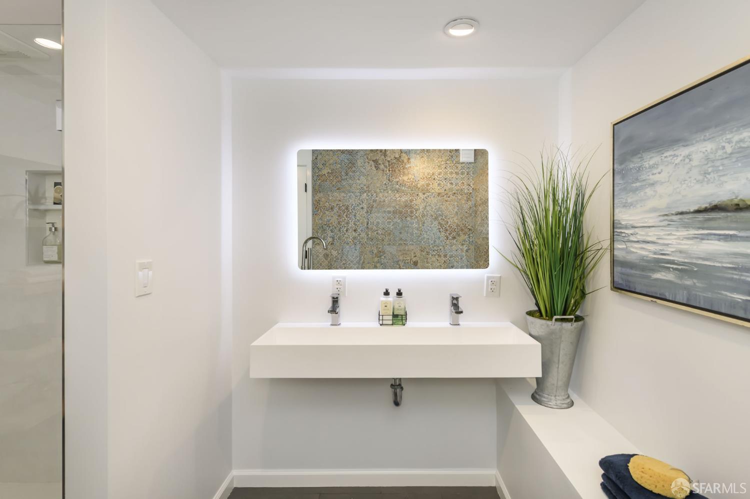 Detail Gallery Image 6 of 27 For 700 Ellsworth St, San Francisco,  CA 94110 - 3 Beds | 2 Baths